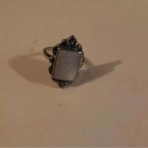 Beautiful genuine sterling Silver Ring with iridescent Mother of Pearl gorgeous